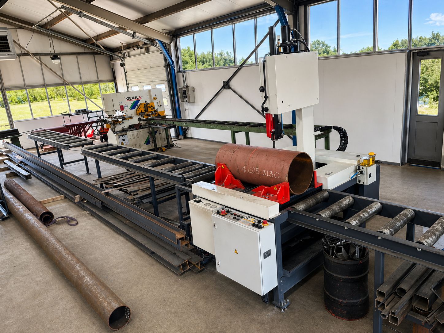 Zaagmachine in de werkplaats