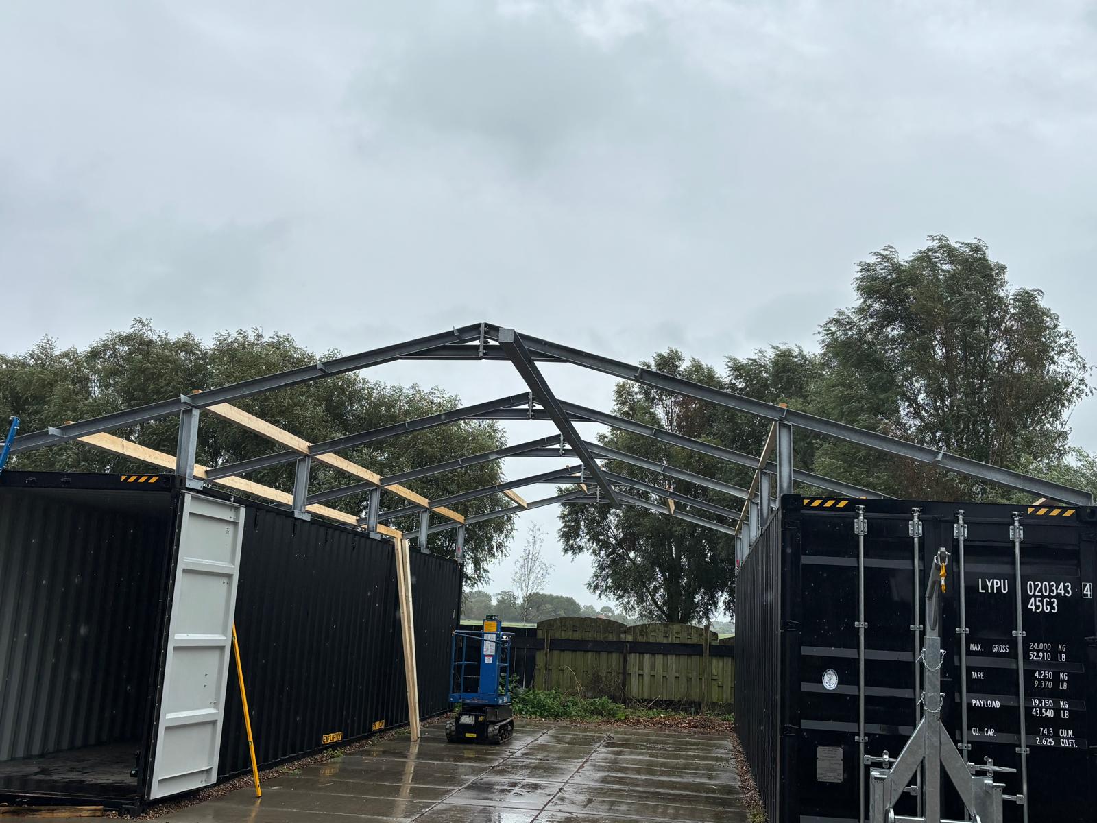 Spanten containers voorzijde